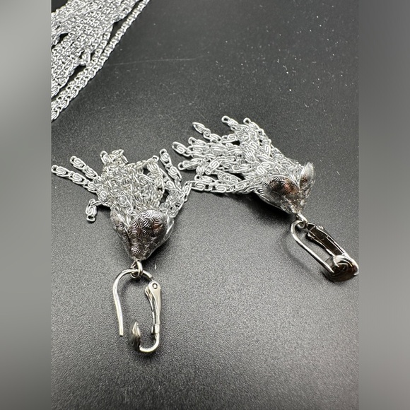 Vintage Sarah Coventry Silver Cascade Necklace & Clip On Earring Set - Picture 9 of 11